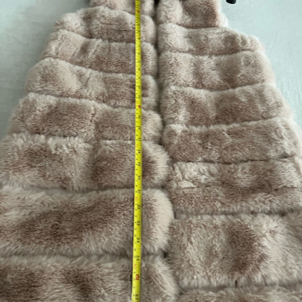 Elegant faux feather/ rabbit pink vest. Vintage - Picture 7 of 11